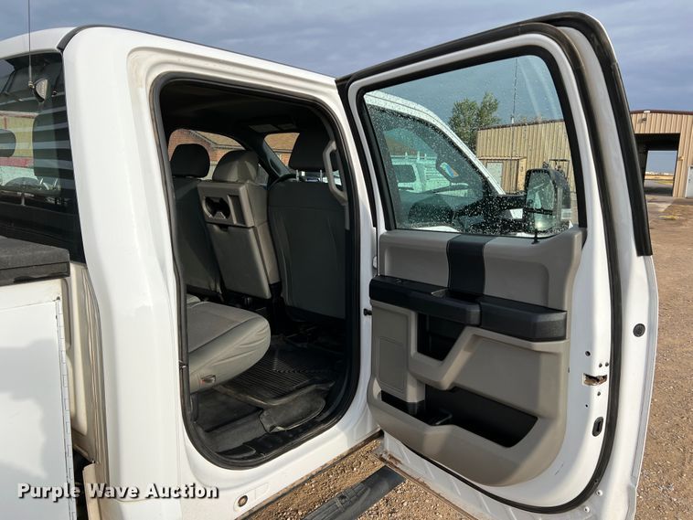 image for item DN5204 2019 Ford  F350 Super Duty  Crew Cab utility bed pickup truck