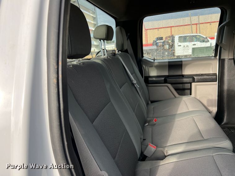 image for item DN5204 2019 Ford  F350 Super Duty  Crew Cab utility bed pickup truck