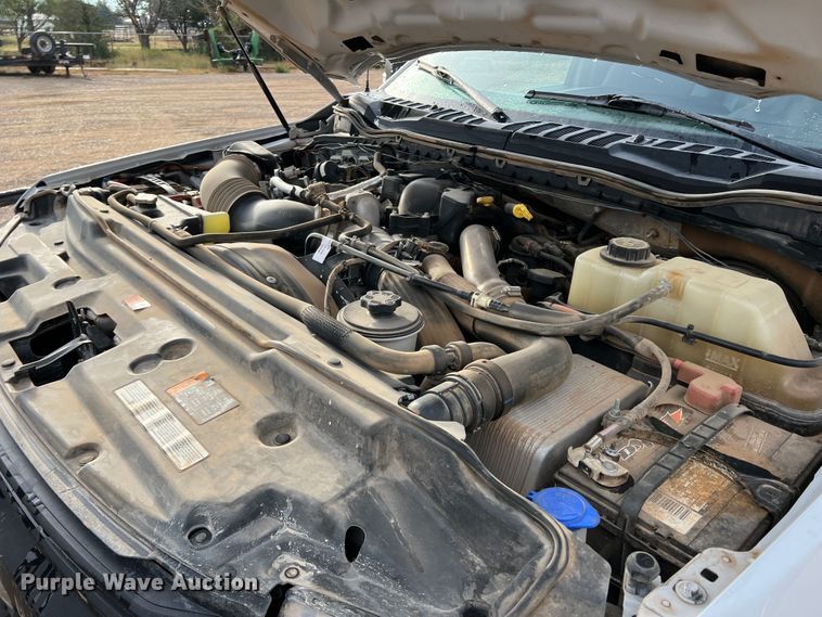 image for item DN5204 2019 Ford  F350 Super Duty  Crew Cab utility bed pickup truck