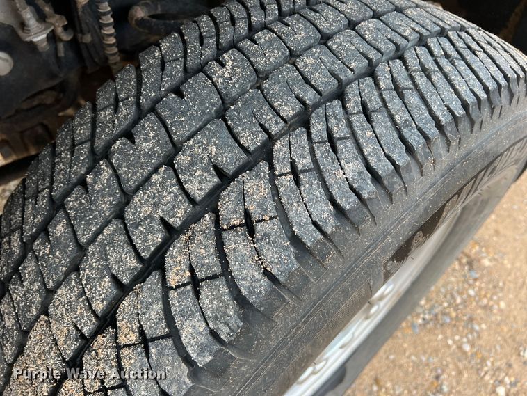 image for item DN5204 2019 Ford  F350 Super Duty  Crew Cab utility bed pickup truck