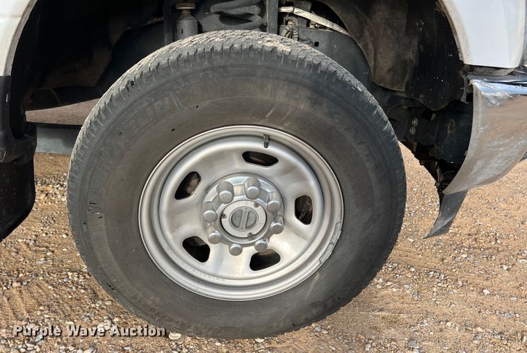 image for item DN5204 2019 Ford  F350 Super Duty  Crew Cab utility bed pickup truck