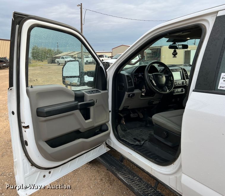 image for item DN5206 2021 Ford F350 Super Duty  Crew Cab pickup truck