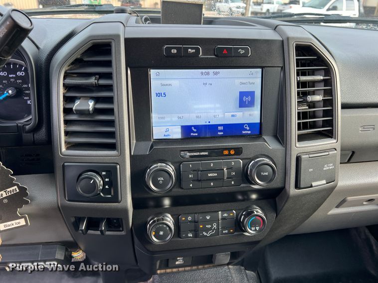 image for item DN5206 2021 Ford F350 Super Duty  Crew Cab pickup truck