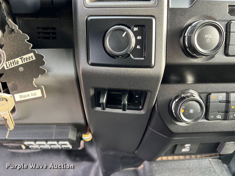 image for item DN5206 2021 Ford F350 Super Duty  Crew Cab pickup truck