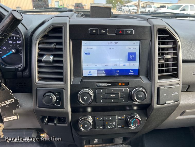 image for item DN5206 2021 Ford F350 Super Duty  Crew Cab pickup truck