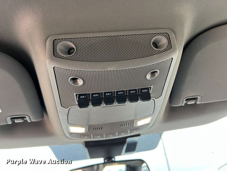 image for item DN5206 2021 Ford F350 Super Duty  Crew Cab pickup truck