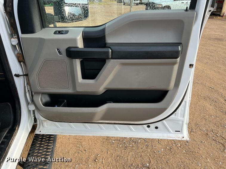 image for item DN5206 2021 Ford F350 Super Duty  Crew Cab pickup truck