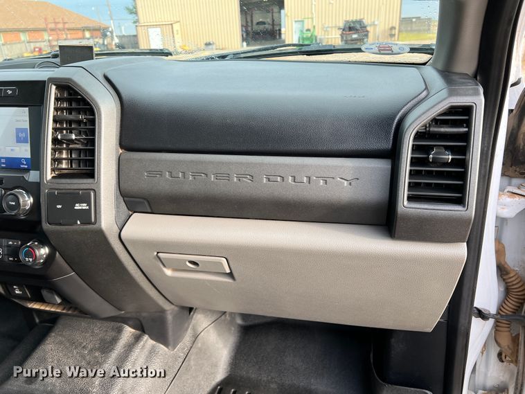 image for item DN5206 2021 Ford F350 Super Duty  Crew Cab pickup truck