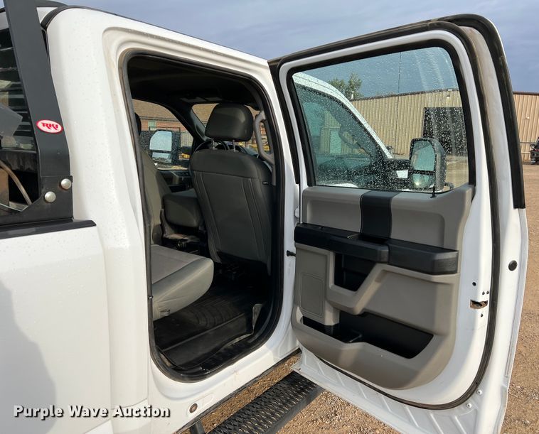 image for item DN5206 2021 Ford F350 Super Duty  Crew Cab pickup truck