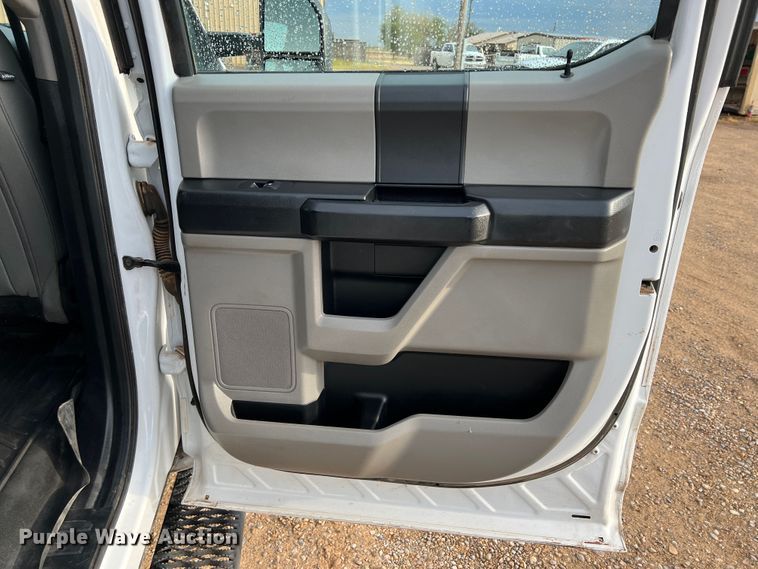 image for item DN5206 2021 Ford F350 Super Duty  Crew Cab pickup truck