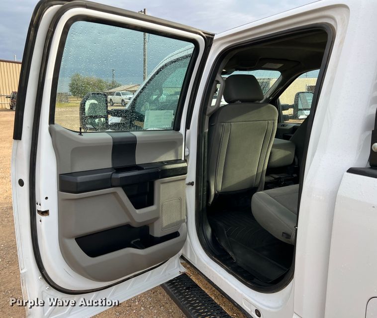 image for item DN5206 2021 Ford F350 Super Duty  Crew Cab pickup truck