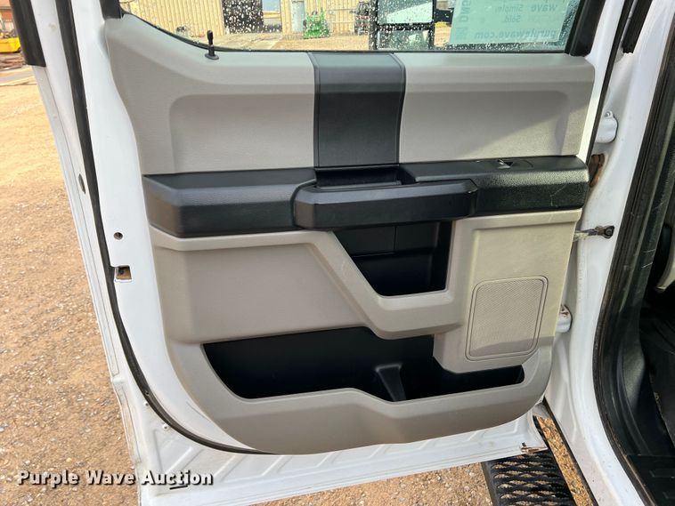 image for item DN5206 2021 Ford F350 Super Duty  Crew Cab pickup truck