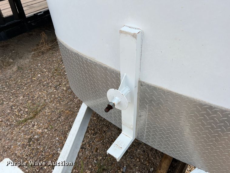 image for item DN5207 1995 CM  enclosed cargo trailer