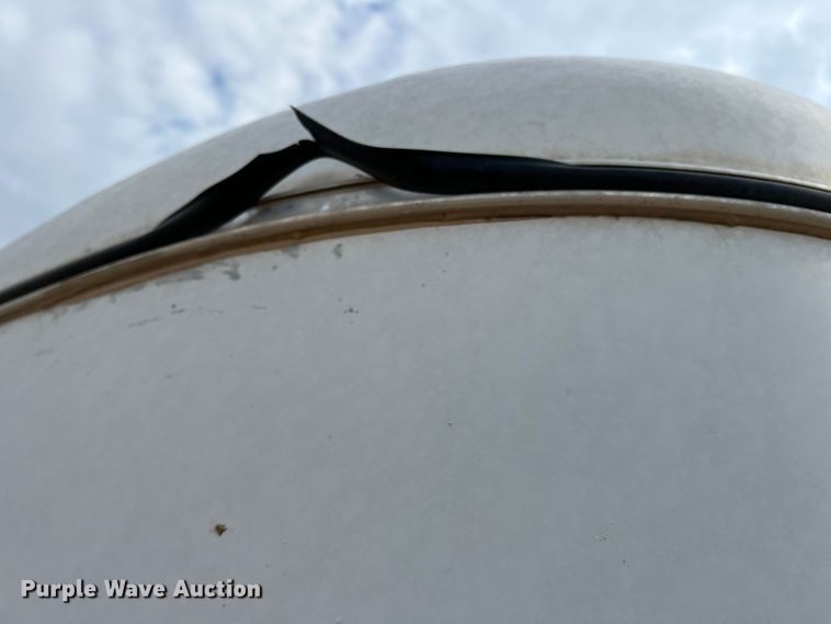 image for item DN5207 1995 CM  enclosed cargo trailer