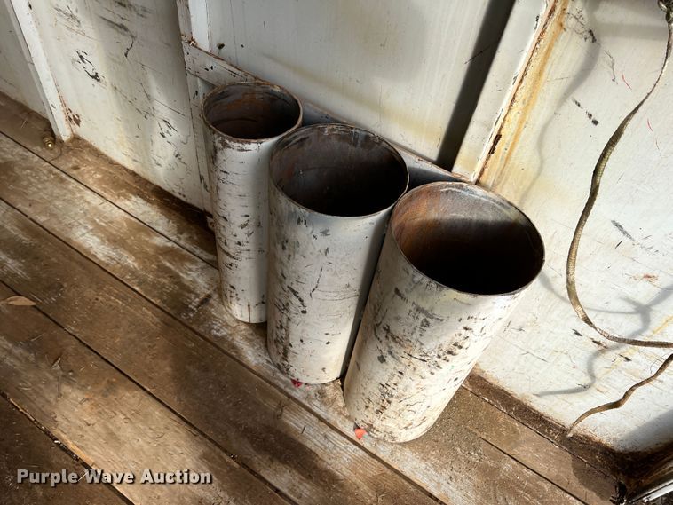 image for item DN5207 1995 CM  enclosed cargo trailer