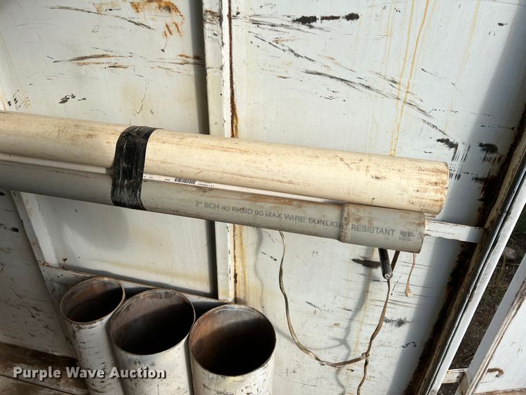 image for item DN5207 1995 CM  enclosed cargo trailer