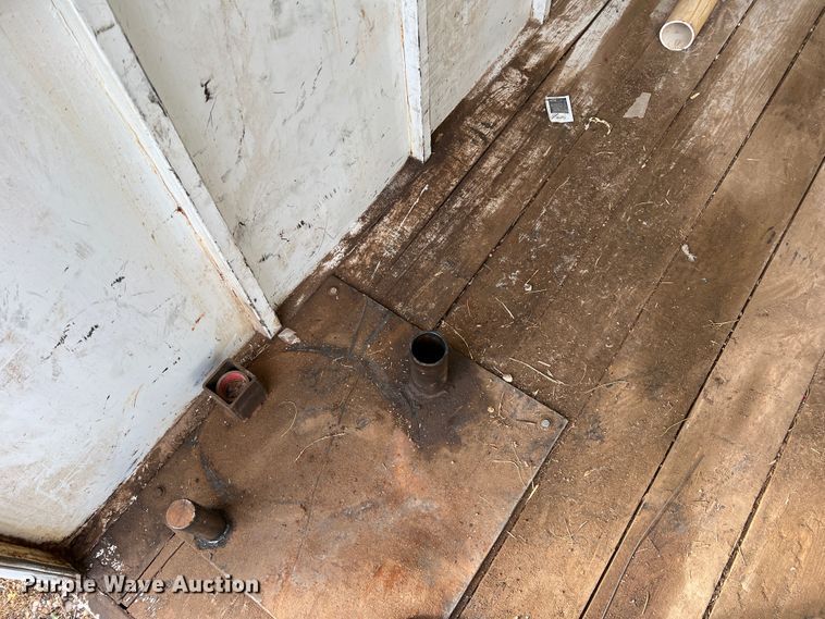 image for item DN5207 1995 CM  enclosed cargo trailer