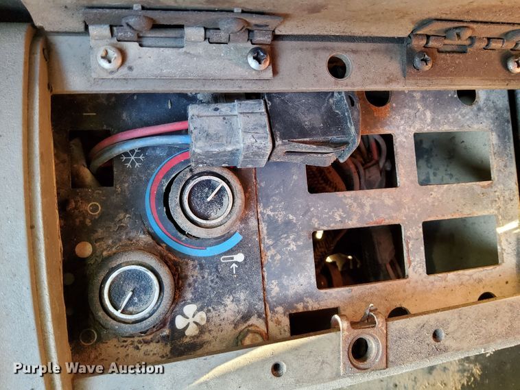 image for item DN6878 2005 Case 450  skid steer loader