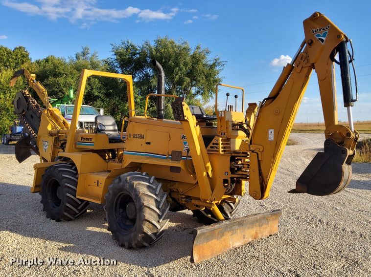 image for item DN6879 1999 Vermeer V8550A  trencher