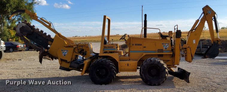 image for item DN6879 1999 Vermeer V8550A  trencher