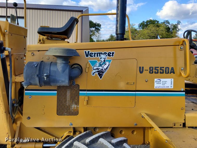 image for item DN6879 1999 Vermeer V8550A  trencher