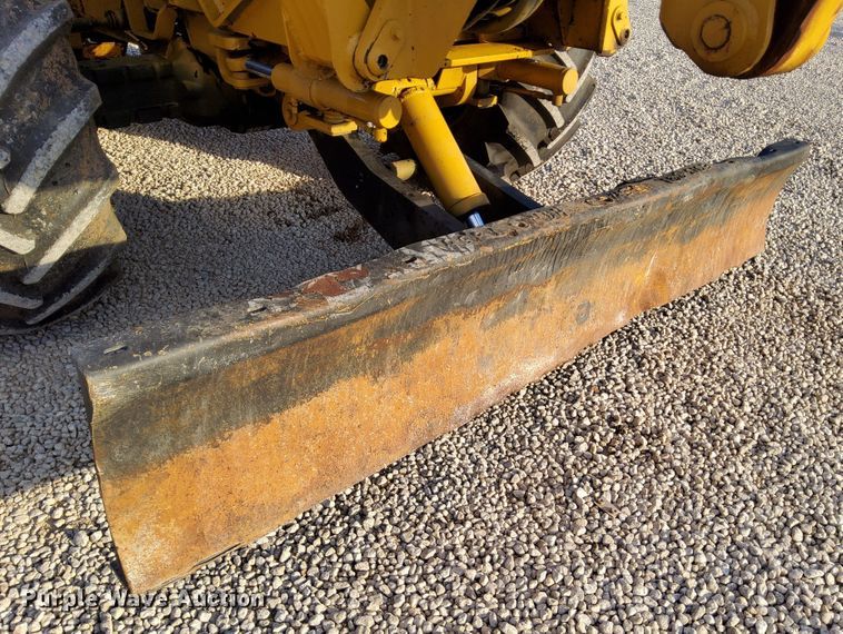 image for item DN6879 1999 Vermeer V8550A  trencher