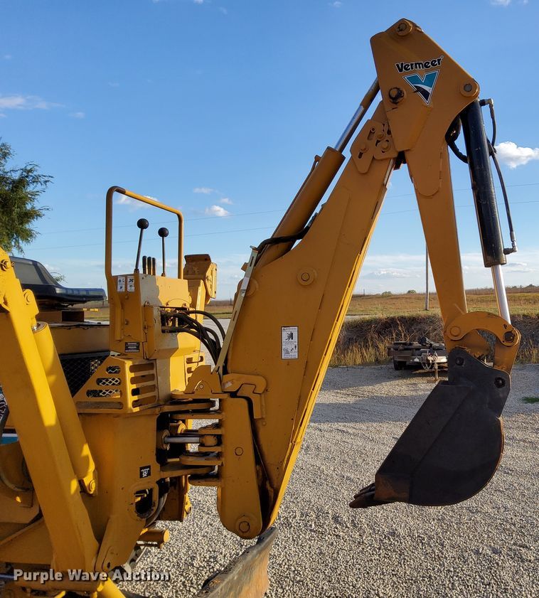 image for item DN6879 1999 Vermeer V8550A  trencher