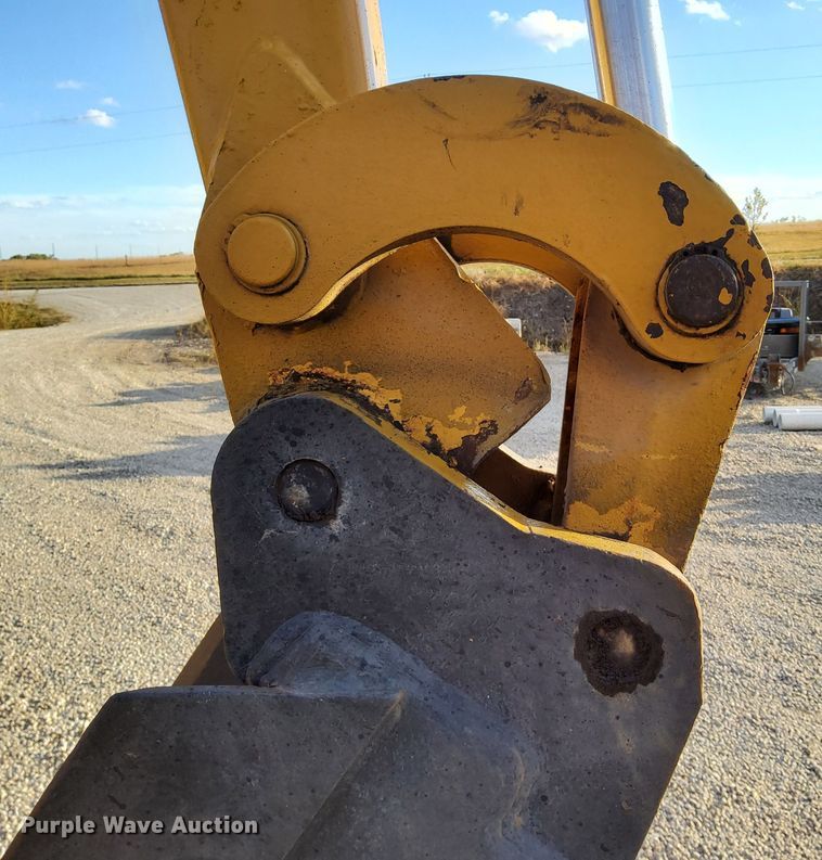 image for item DN6879 1999 Vermeer V8550A  trencher