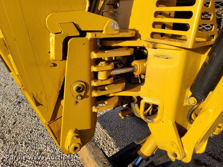 image for item DN6879 1999 Vermeer V8550A  trencher
