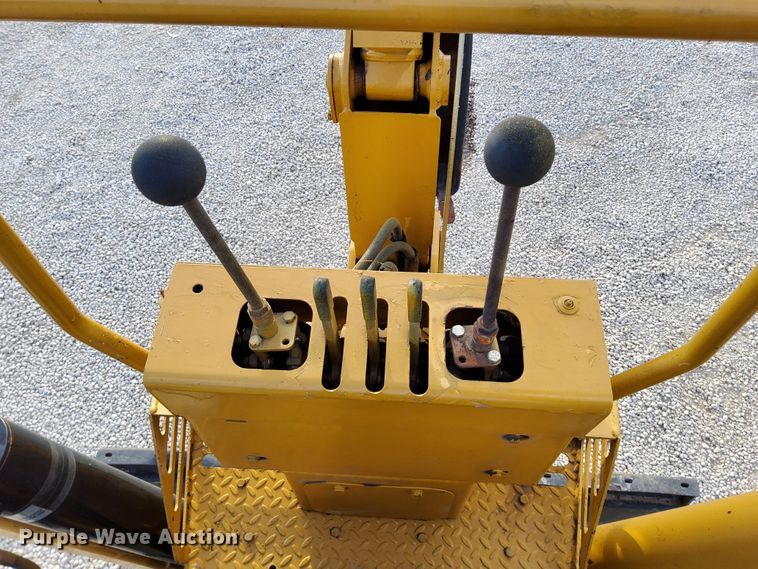 image for item DN6879 1999 Vermeer V8550A  trencher