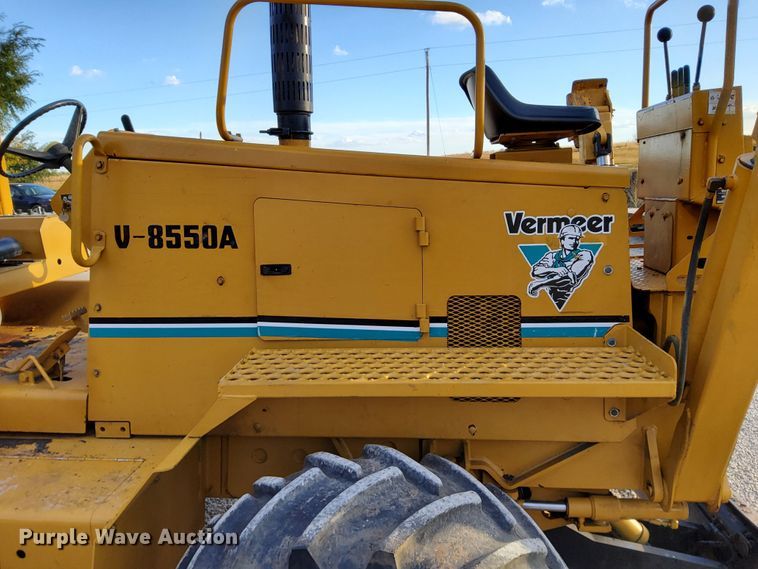 image for item DN6879 1999 Vermeer V8550A  trencher