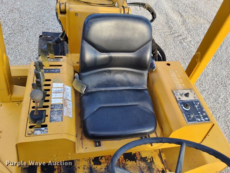 image for item DN6879 1999 Vermeer V8550A  trencher