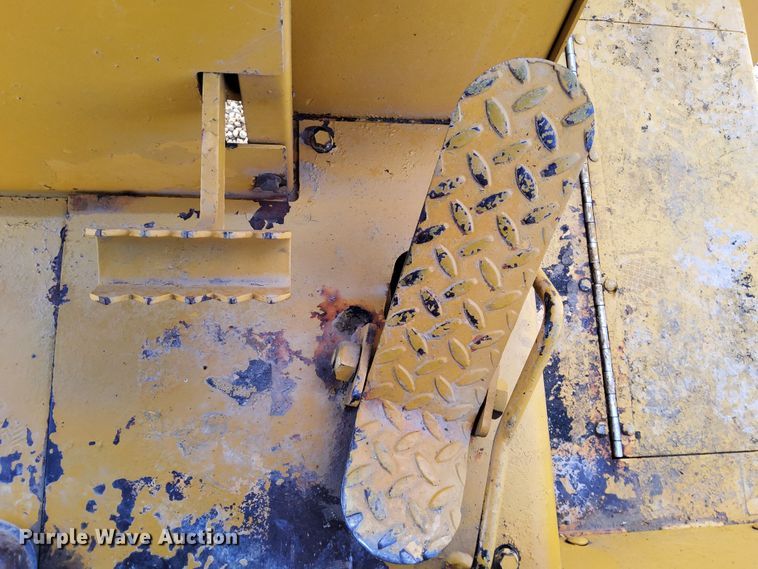 image for item DN6879 1999 Vermeer V8550A  trencher