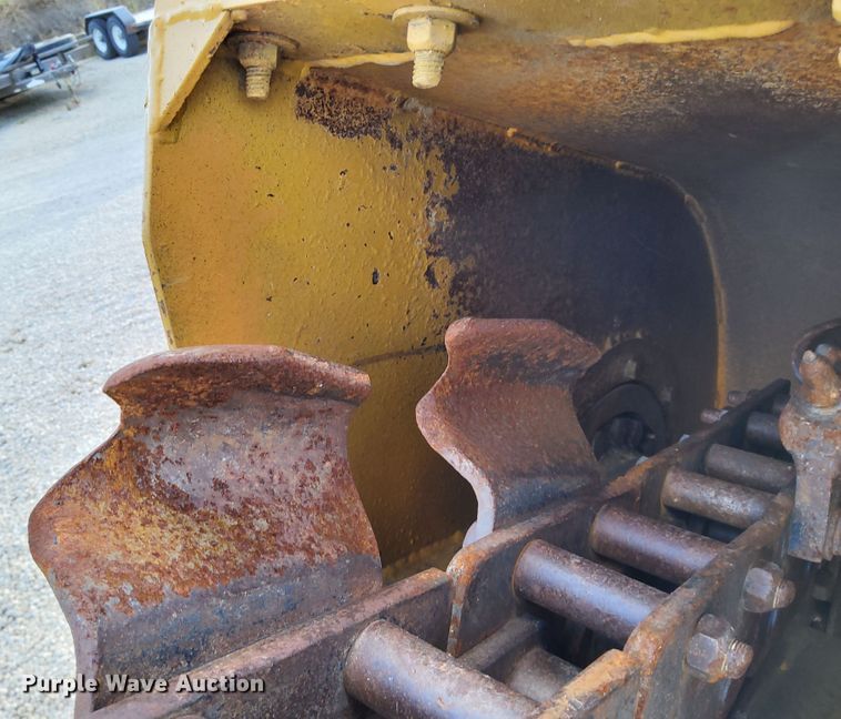 image for item DN6879 1999 Vermeer V8550A  trencher