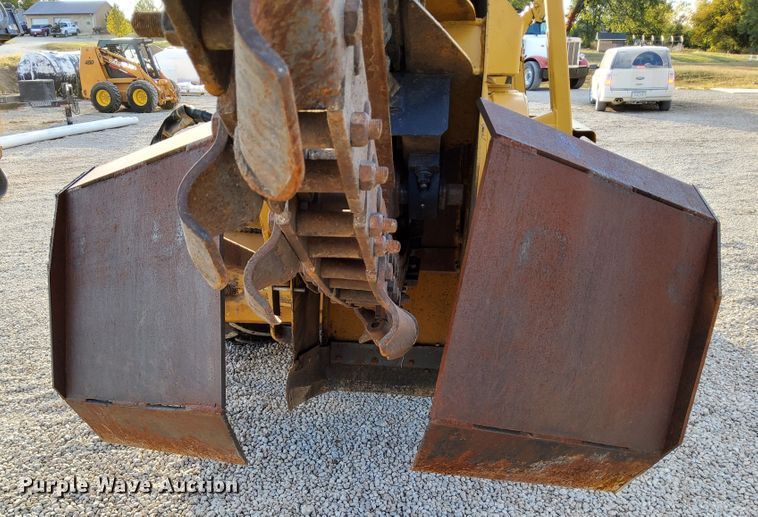 image for item DN6879 1999 Vermeer V8550A  trencher