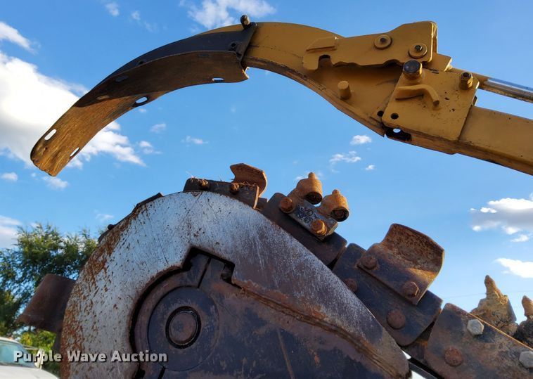 image for item DN6879 1999 Vermeer V8550A  trencher