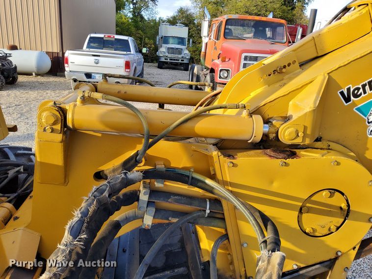 image for item DN6879 1999 Vermeer V8550A  trencher