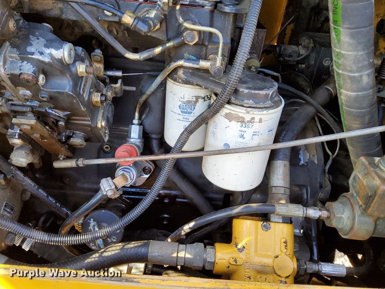 image for item DN6879 1999 Vermeer V8550A  trencher