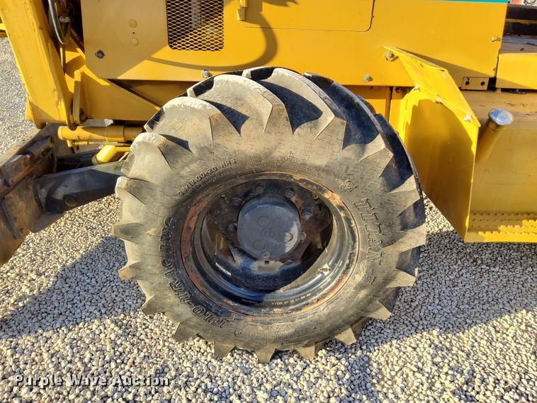 image for item DN6879 1999 Vermeer V8550A  trencher