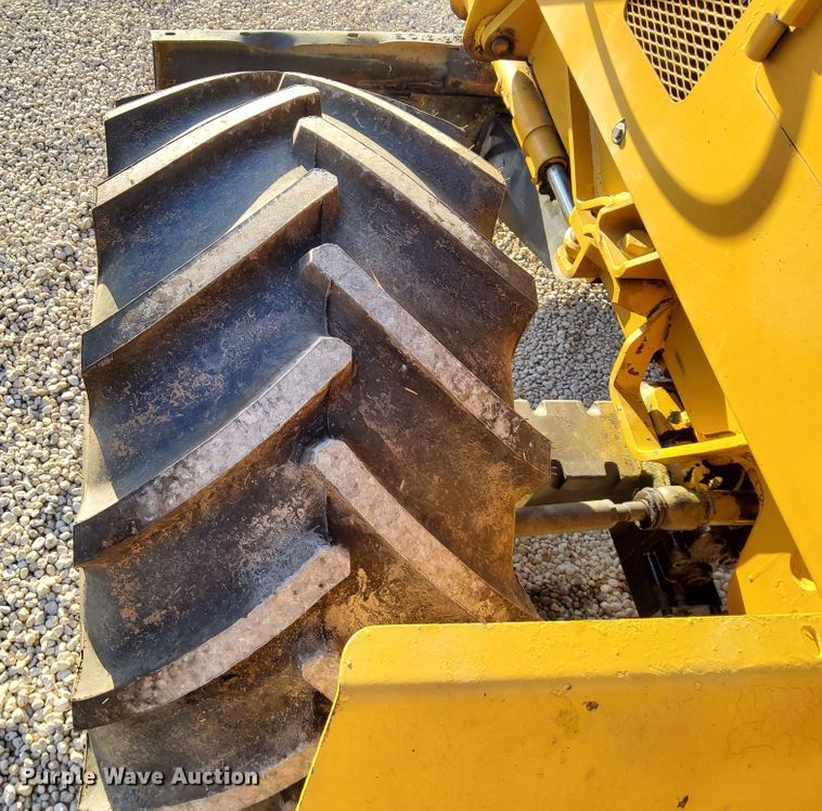 image for item DN6879 1999 Vermeer V8550A  trencher