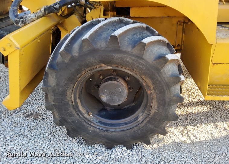 image for item DN6879 1999 Vermeer V8550A  trencher