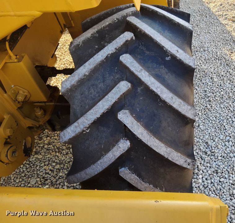 image for item DN6879 1999 Vermeer V8550A  trencher