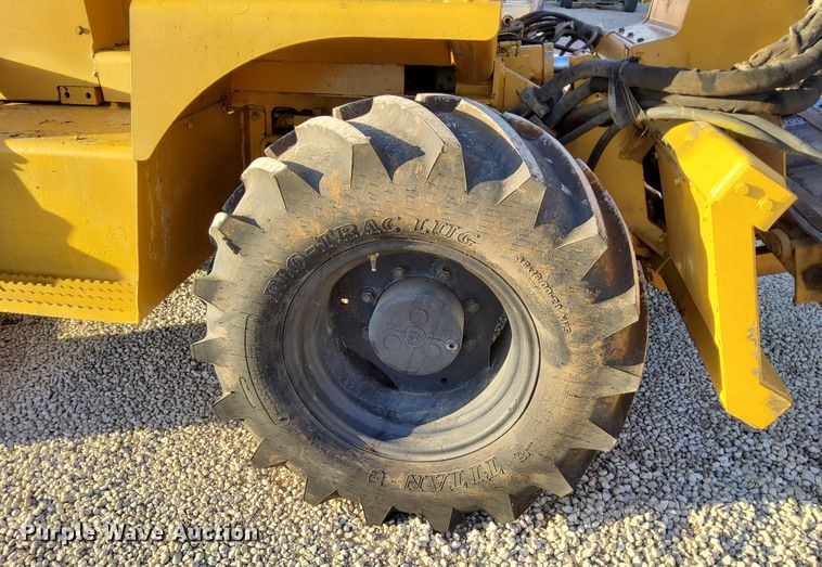 image for item DN6879 1999 Vermeer V8550A  trencher