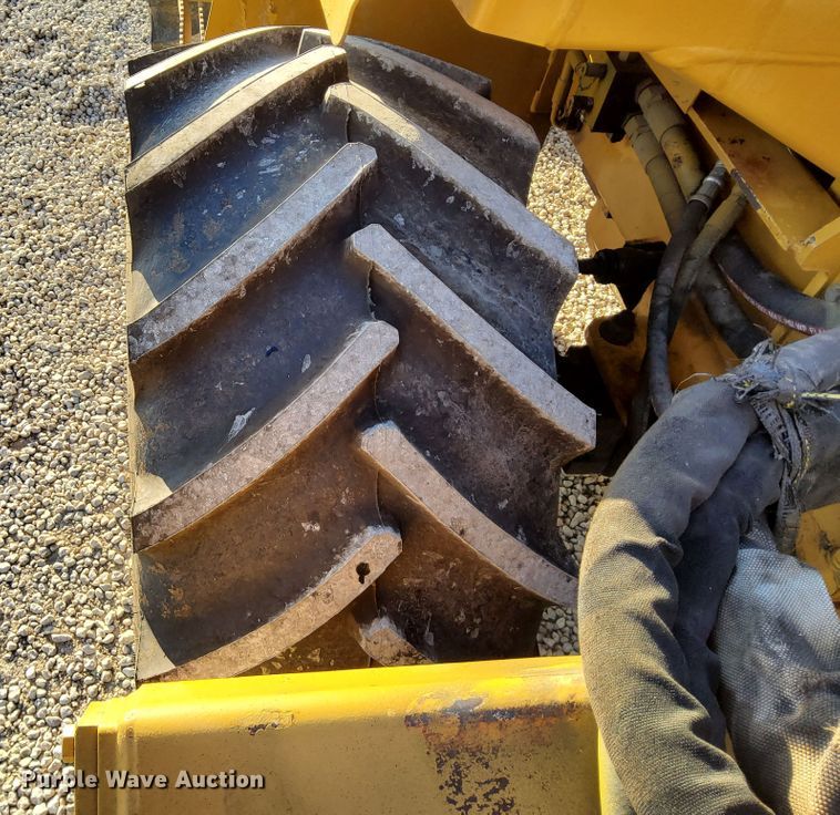 image for item DN6879 1999 Vermeer V8550A  trencher