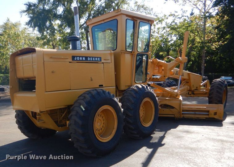 image for item DO1608 John Deere 770A  motor grader