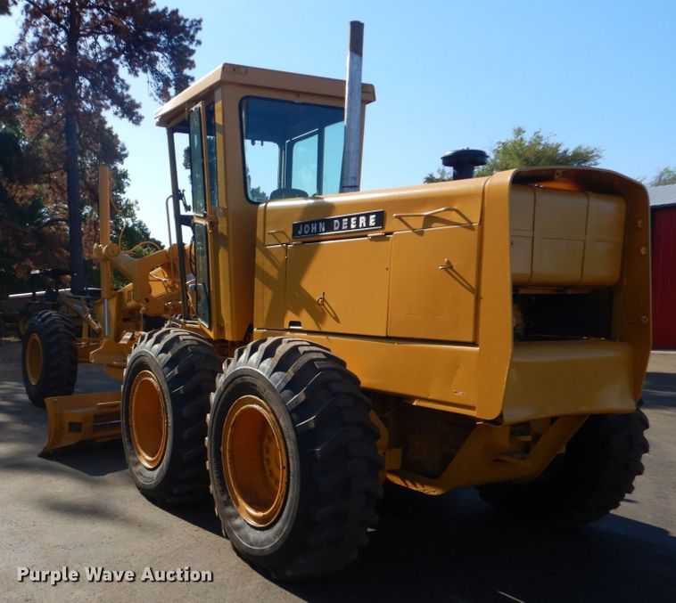 image for item DO1608 John Deere 770A  motor grader