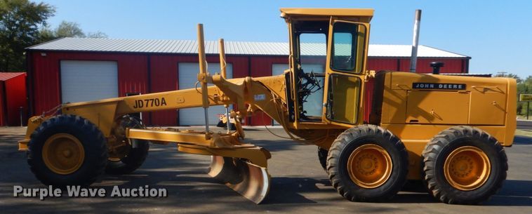 image for item DO1608 John Deere 770A  motor grader