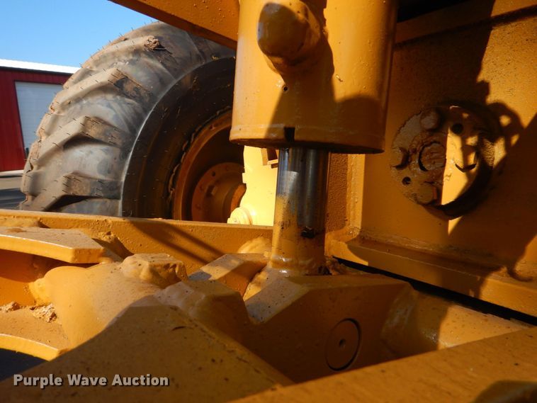 image for item DO1608 John Deere 770A  motor grader