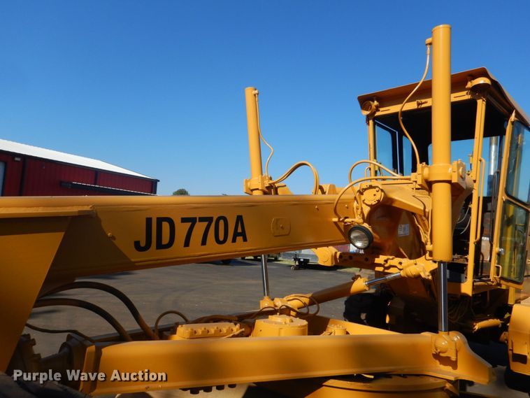 image for item DO1608 John Deere 770A  motor grader