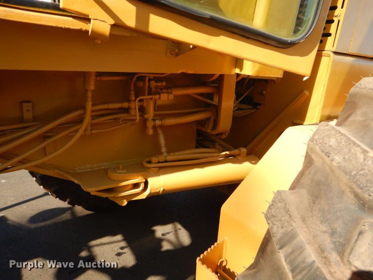 image for item DO1608 John Deere 770A  motor grader